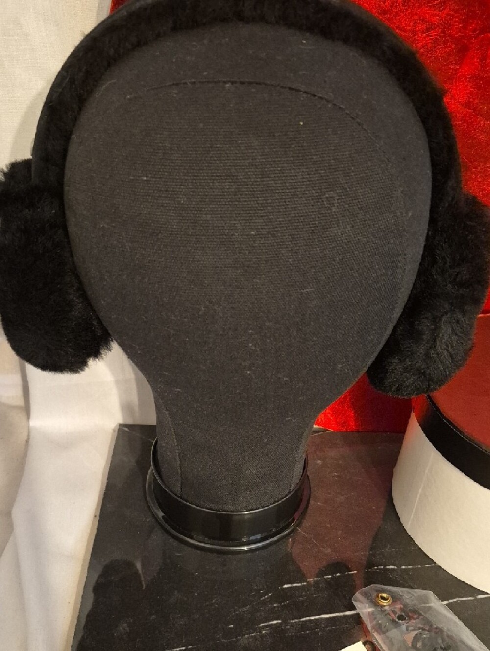 UGG Black Bluetooth Shearling Earmuffs - Picture 4 of 9